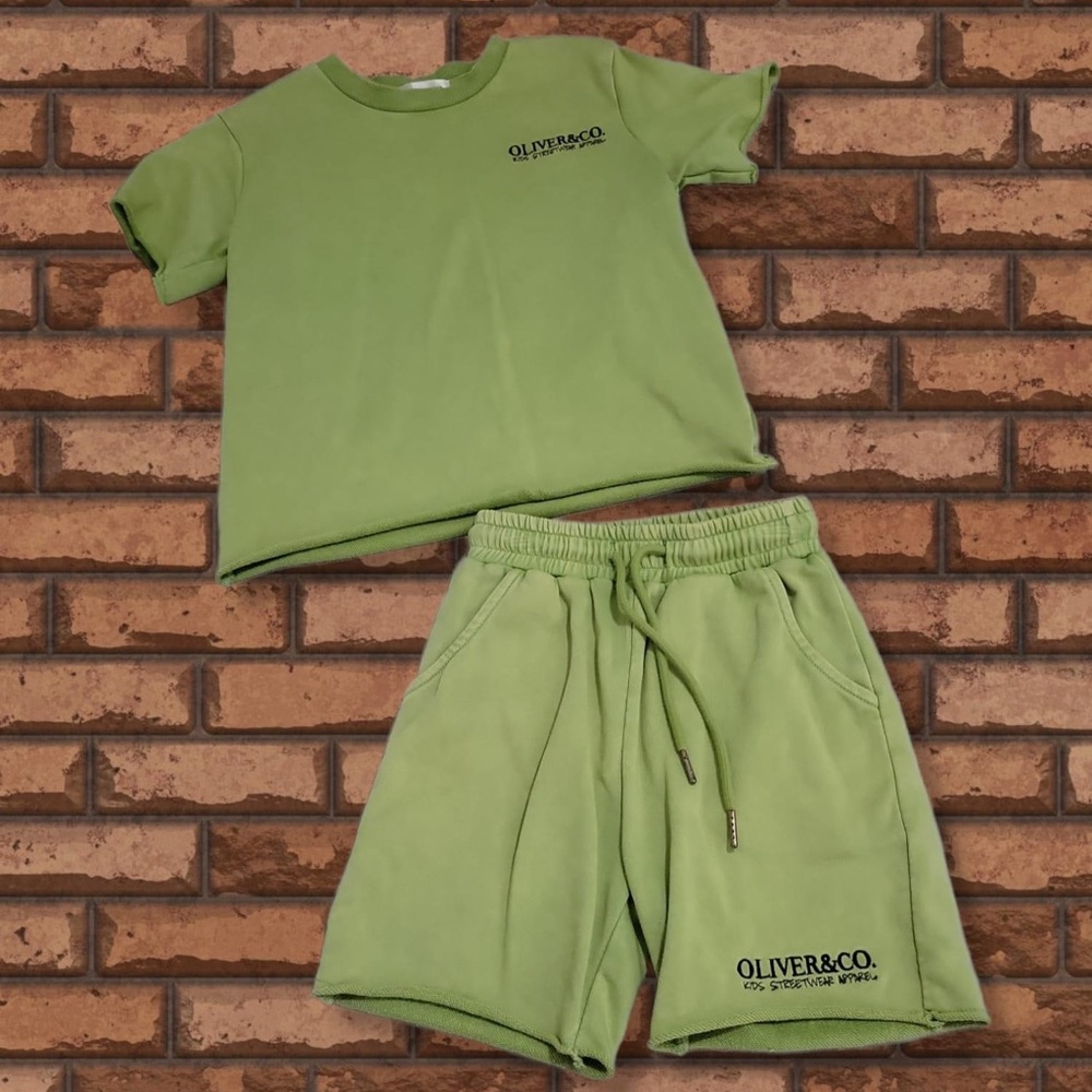 Boys Oliver & Company brand short set size 4/5